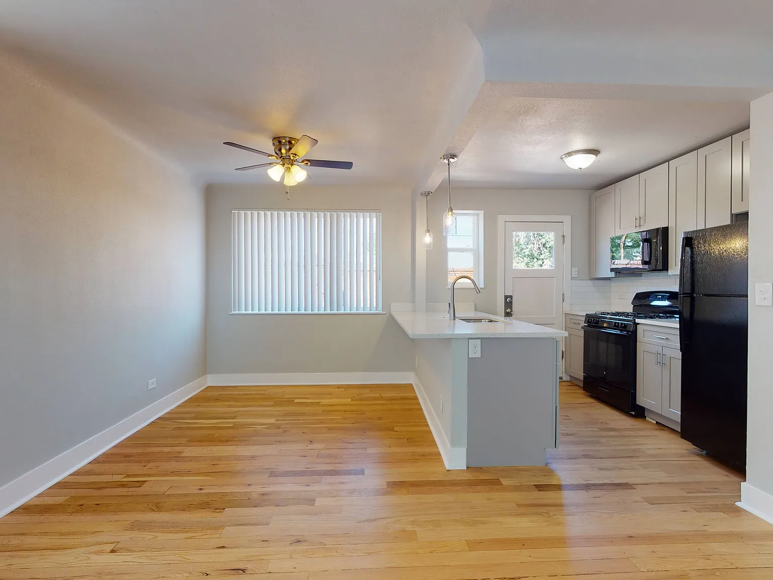 Harrison Apartments — Photo 2