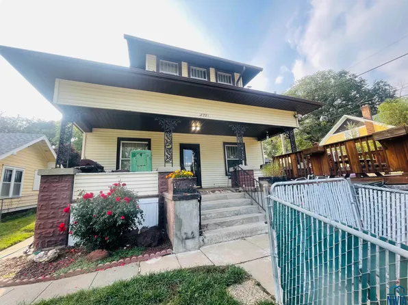 2721 Court St, Sioux City, IA 51104