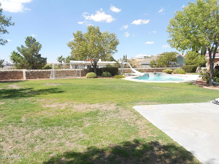 1201 Brown Ridge Pl — Photo 27