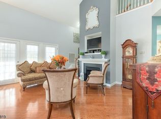 7304 Ravenscroft Rd #304, Clifton, NJ 07013