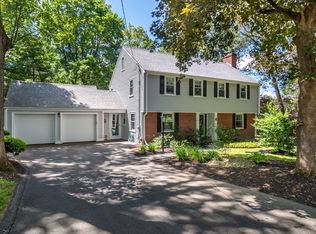4 Philip Rd, Lexington, MA 02421