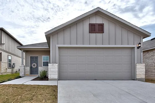 320 Thornless Cir Photo 1