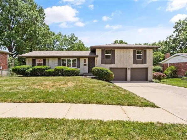 5517 W 97th Ter, Overland Park, KS 66207