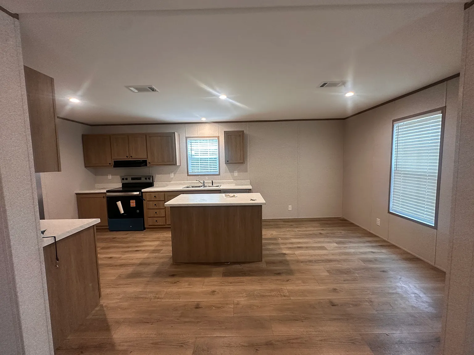 3 bed, 1150 sqft, $2,000 — Photo 4