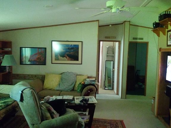 5th image of 60 Ashton Ln