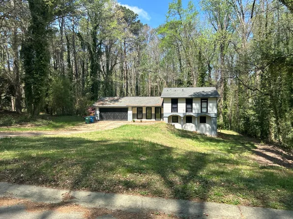 5531 Four Winds Dr SW, Lilburn, GA 30047