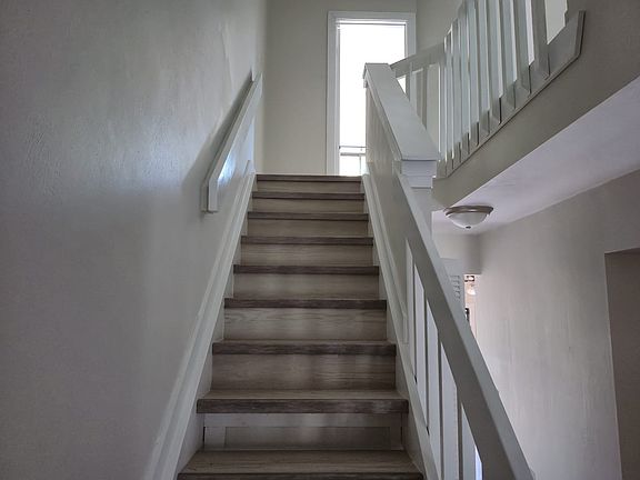 4th image of 117 Inland View Dr