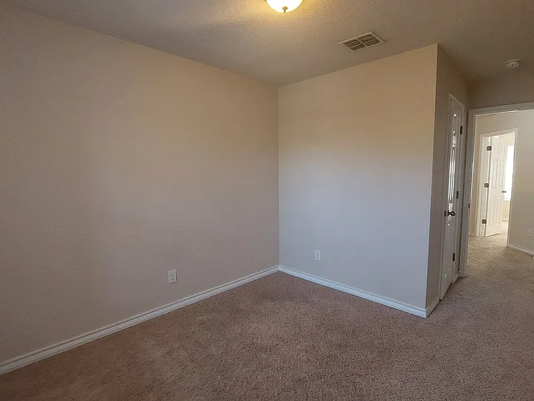 4916 Appleseed Ct — Photo 9