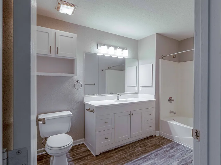 Wild Oak Apartments — Photo 7