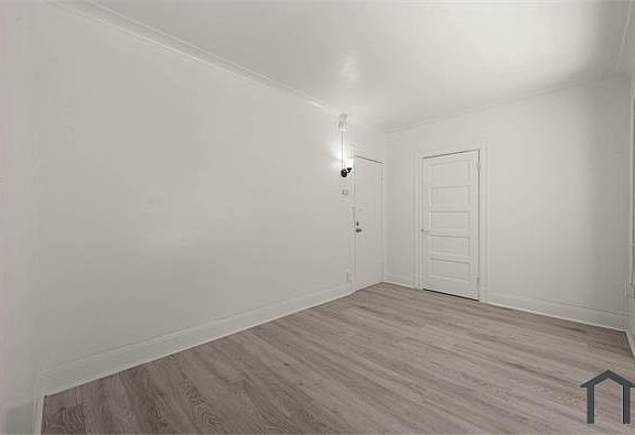 5th image of 439 Lucas Ave APT 1