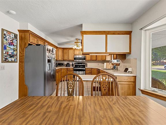3rd image of 2301 Berry Ave