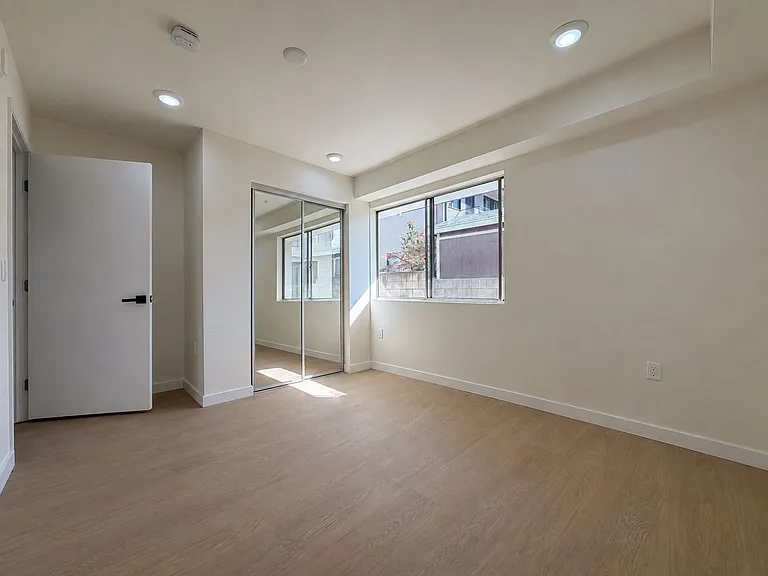 6079 La Prada St #103 — Photo 8