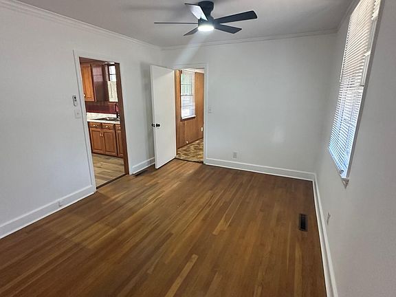 3rd image of 6 Emily Dr