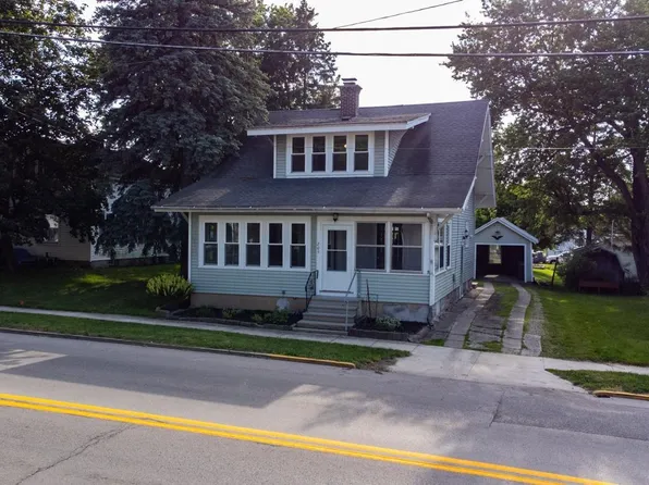 205 N Main St, Wolcottville, IN 46795