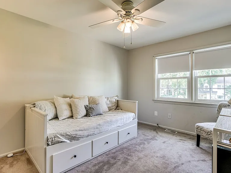 546 Azalea Dr — Photo 11