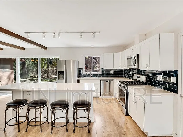 516 N James St — Photo 7