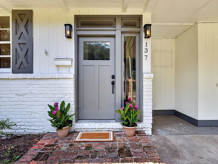 137 Brandywine Rd — Photo 2