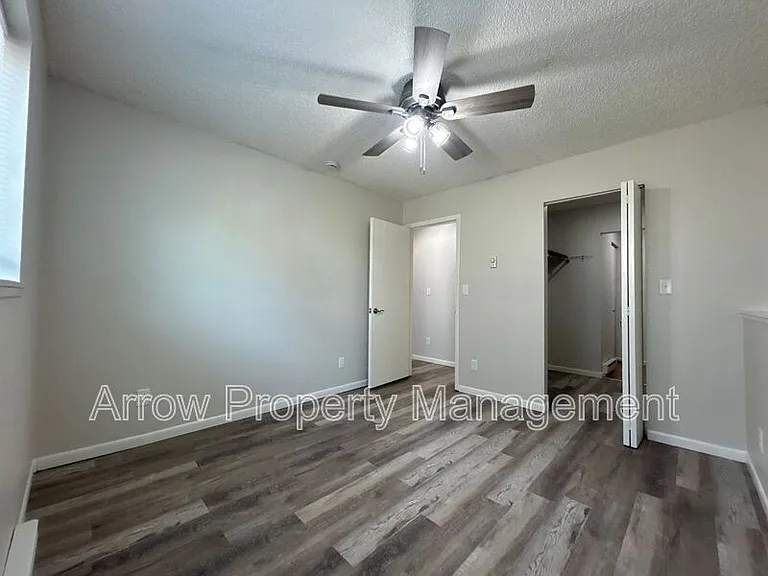 906 E E St #F — Photo 8