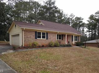 12 Colonial Dr, Newnan, GA 30263