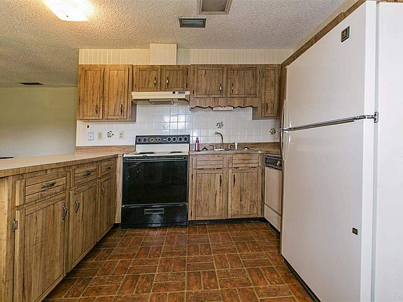 3rd image of 111 Ferdinand Ave