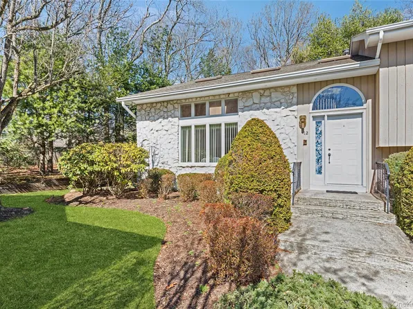 12 Stone Gate Court, Smithtown, NY 11787