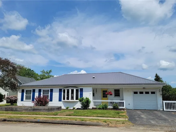 17 S Park St, Cuba, NY 14727