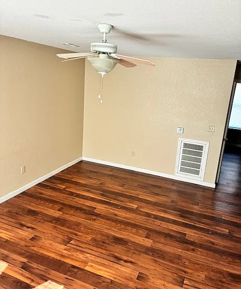 600 E Curry Ln #11 — Photo 2