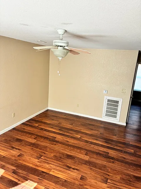 Building Photo - 600 E Curry Ln #11