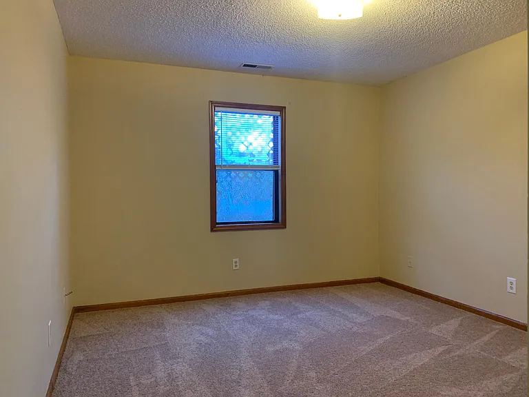 154 Barnard Ave — Photo 11