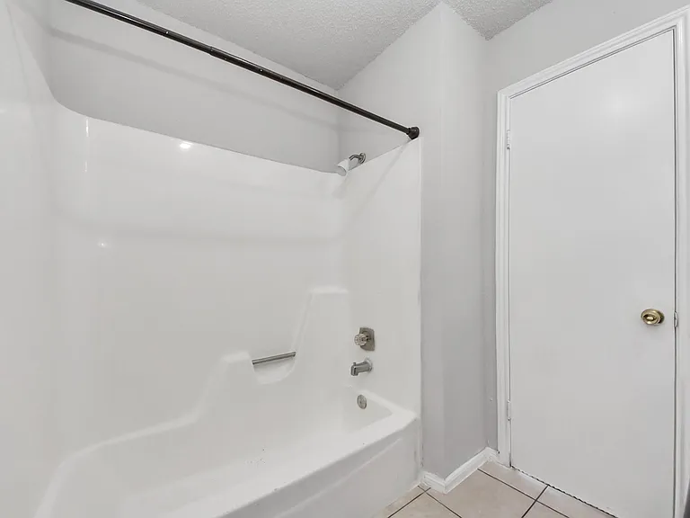 1911 Hammerwood Dr — Photo 34