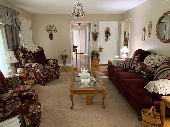 3rd image of 101 Mallard Dr
