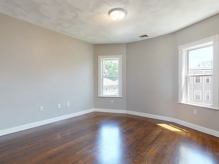 26 Elder St #3 — Photo 4