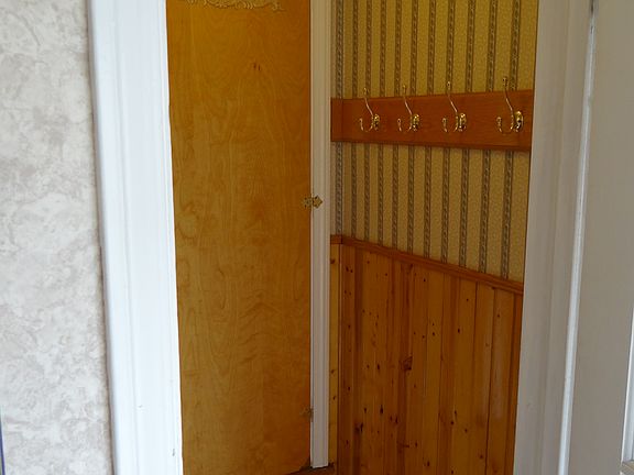 Hall closet/coatroom