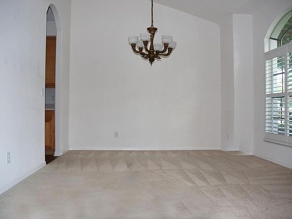 5th image of 829 Duval Ct