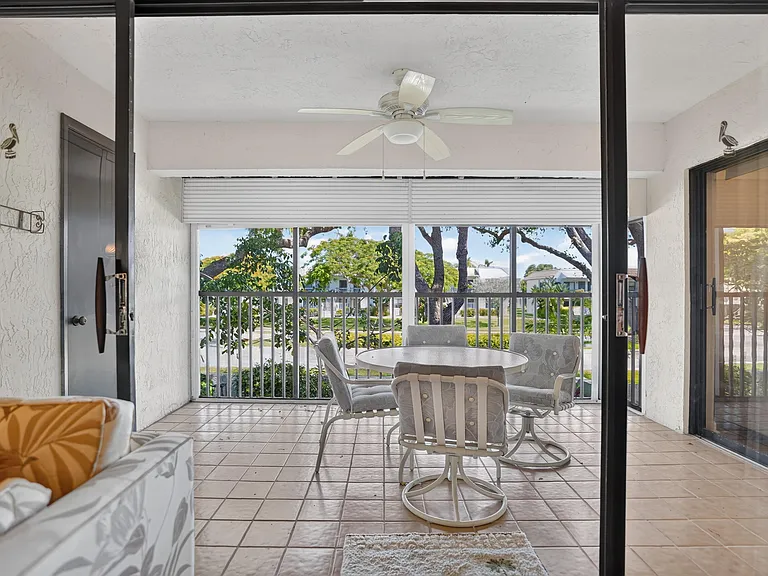 65 Pelican Pointe Dr #2030 — Photo 25