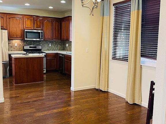 3rd image of 381 Caravaggio Cir