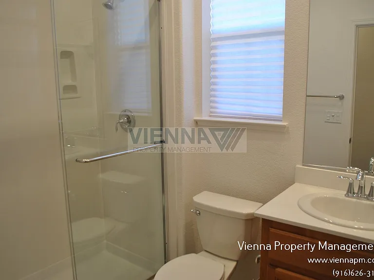 101 Chesapeake Ct — Photo 5