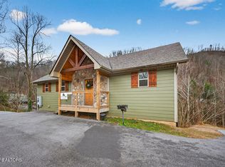 307 Sterling Dr, Gatlinburg, TN 37738