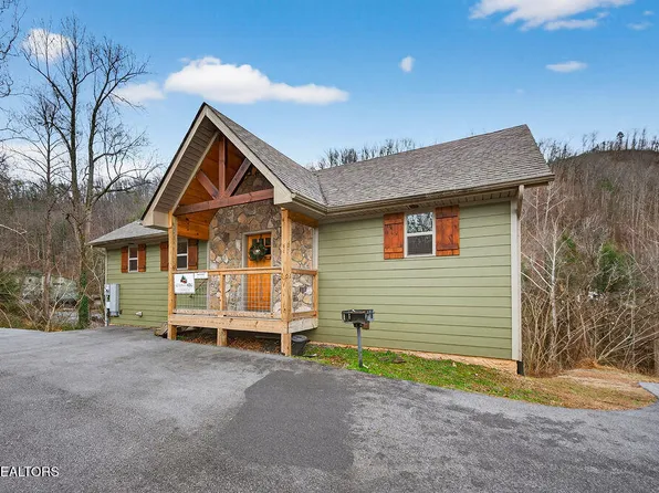 307 Sterling Dr, Gatlinburg, TN 37738