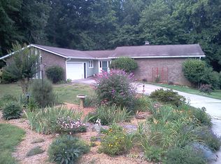 534 Horseshoe Cir, Lilburn, GA 30047