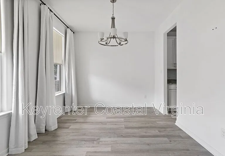 1415 Waltham Ln — Photo 6