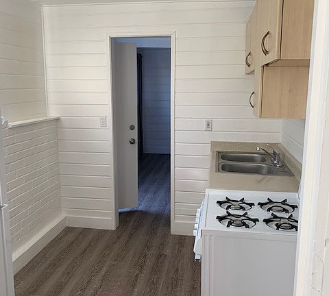 3rd image of 3737 E 5th St APT 05