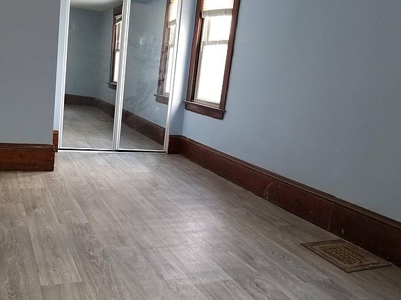 3rd image of 14801 Hale Ave