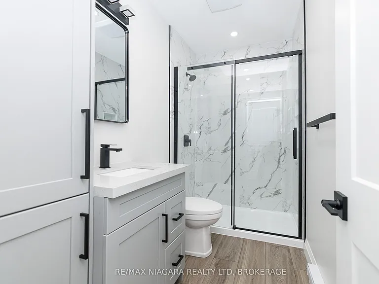 2 Lewis St #4 — Photo 11