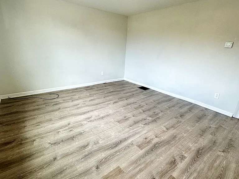 517 E Railroad Ave #2 — Photo 10