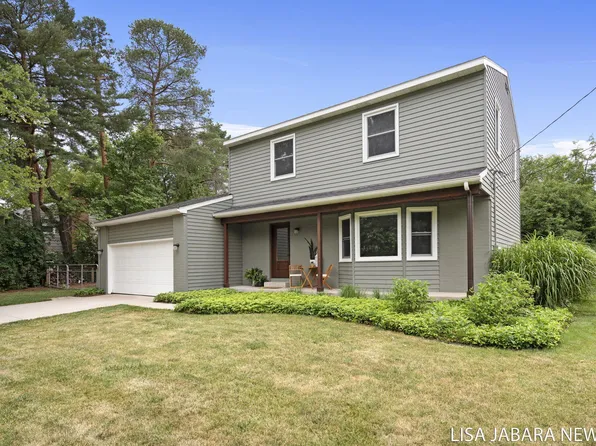 1711 Sherwood Ave SE, Grand Rapids, MI 49506