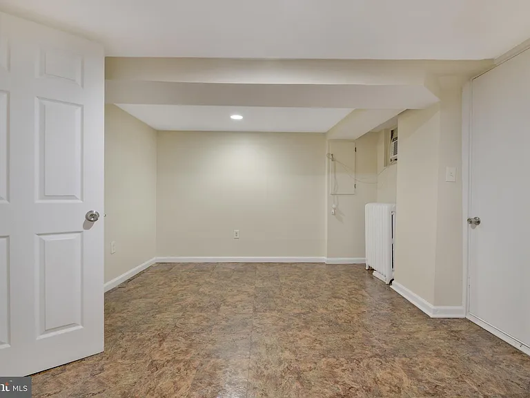 618 Columbia Rd NW — Photo 12