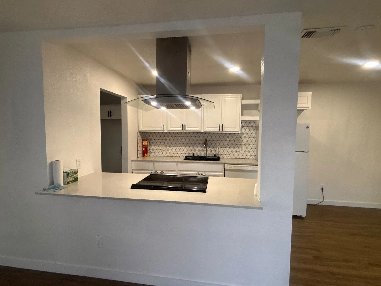 3 bed, 1.5 bath, 950 sqft, $1,800 — Photo 4