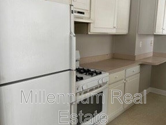 3rd image of 1921 Almont St