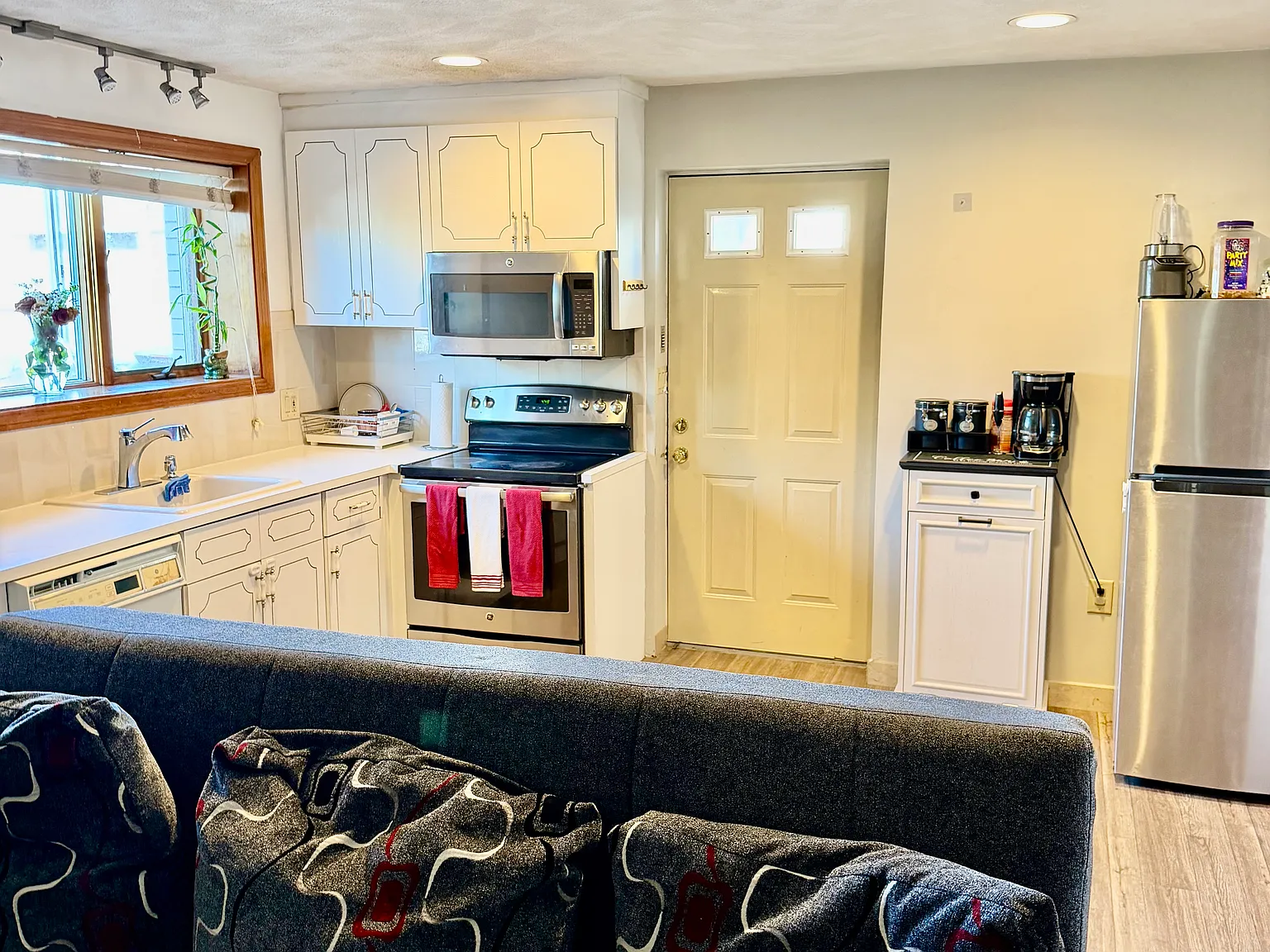 1 bed, 800 sqft, $2,500 — Photo 2